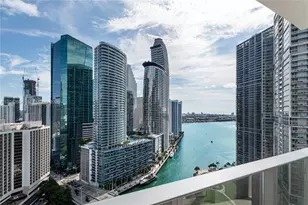 77 SE 5th St, Miami, FL 33131 - Photo 38