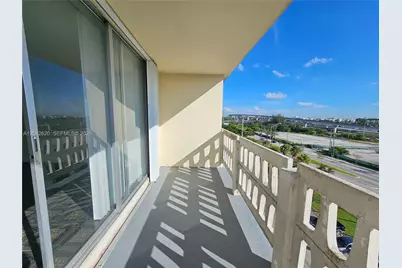 15600 NW 7th Ave #704, Miami, FL 33169 - Photo 4