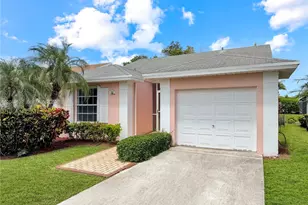 707 SE 22nd Dr, Homestead, FL 33033 - Photo 2