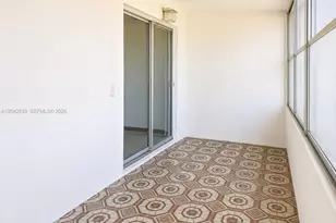 500 W Village Green Cir W, Palm Springs, FL 33461 - Photo 12