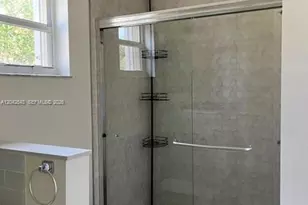 726 SW 122nd Ave, Pembroke Pines, FL 33025 - Photo 16