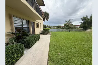 10008 NW 6th St #103, Pembroke Pines, FL 33024 - Photo 2