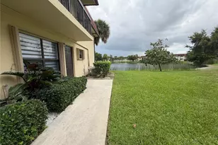 10008 NW 6th St, Pembroke Pines, FL 33024 - Photo 2