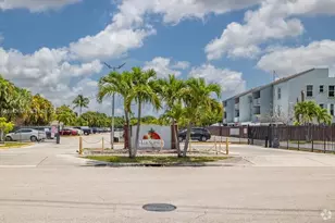 1725 W 60th St, Hialeah, FL 33012 - Photo 2