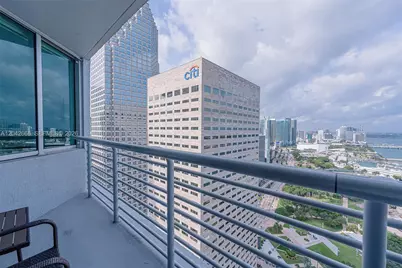325 S Biscayne Blvd #4222, Miami, FL 33131 - Photo 2