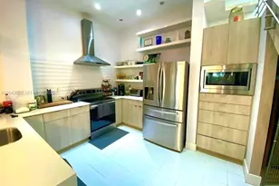2732 SW 26th St, Miami, FL 33133 - Photo 8
