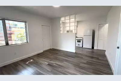 962 NW 6th St #1, Miami, FL 33136 - Photo 6