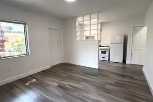 962 NW 6th St, Miami, FL 33136 - Photo 6