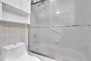 9018 NW 120th St, Hialeah Gardens, FL 33018 - Photo 8