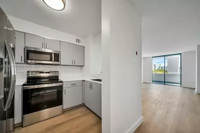501 SW 1st St #502, Miami, FL 33130 - Photo 10