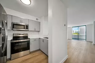 501 SW 1st St, Miami, FL 33130 - Photo 10