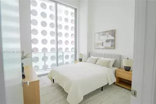 77 SE 5th St, Miami, FL 33131 - Photo 4