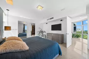 20100 W Country Club Dr, Aventura, FL 33180 - Photo 16