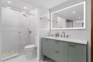 20100 W Country Club Dr, Aventura, FL 33180 - Photo 22