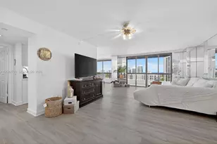 3500 Mystic Pointe Dr, Aventura, FL 33180 - Photo 4