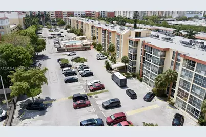 200 172nd St #114, Sunny Isles Beach, FL 33160 - Photo 4