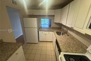 7910 Colony Cir N, Tamarac, FL 33321 - Photo 6