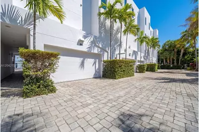 710 NE 3rd Ave, Fort Lauderdale, FL 33304 - Photo 64