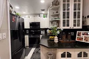 4100 Crystal Lake Dr, Deerfield Beach, FL 33064 - Photo 2