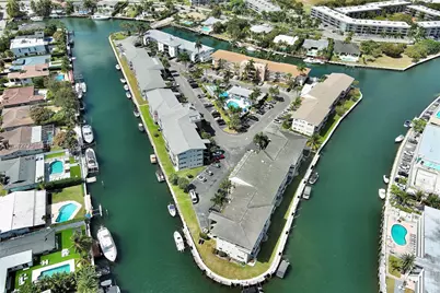 450 Paradise Isle Blvd #302, Hallandale Beach, FL 33009 - Photo 32