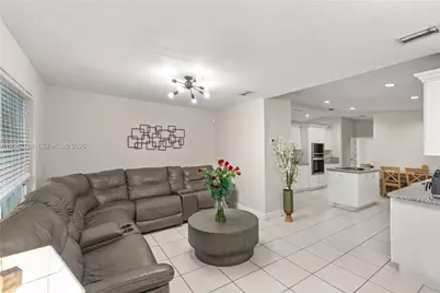 9840 NW 28th Ter, Doral, FL 33172 - Photo 18