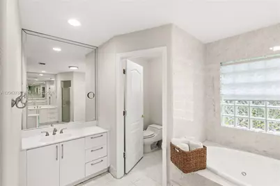 9840 NW 28th Ter, Doral, FL 33172 - Photo 34