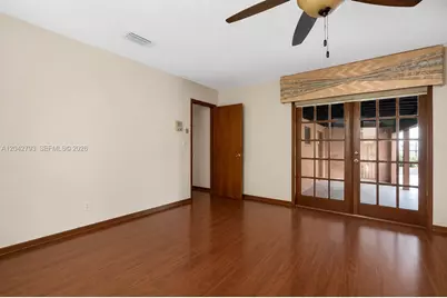 7365 N Augusta Dr, Hialeah, FL 33015 - Photo 28