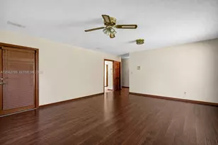 7365 N Augusta Dr, Hialeah, FL 33015 - Photo 22