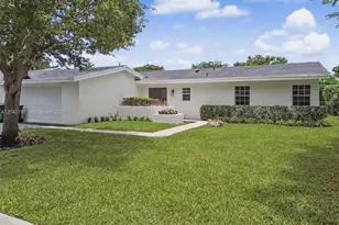 10262 SW 127th Pl, Miami, FL 33186 - Photo 2