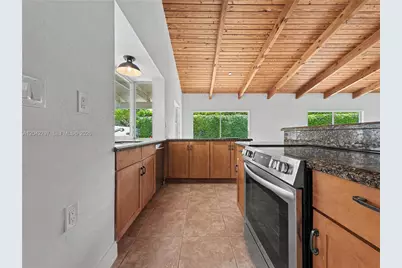 10262 SW 127th Pl, Miami, FL 33186 - Photo 12