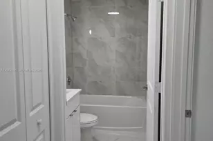 2729 NW 44th St, Miami, FL 33142 - Photo 10