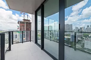 20 NE 11, Miami, FL 33132 - Photo 42