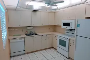 800 SW 131st Ave, Pembroke Pines, FL 33027 - Photo 2