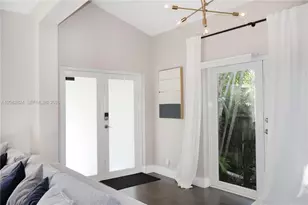 513 SW 18th Ct, Fort Lauderdale, FL 33315 - Photo 8