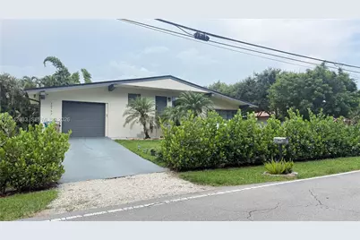 10751 SW 48th St, Davie, FL 33328 - Photo 2