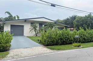 10751 SW 48th St, Davie, FL 33328 - Photo 2