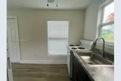 161 NW 6th St #2, Homestead, FL 33030 - Photo 6