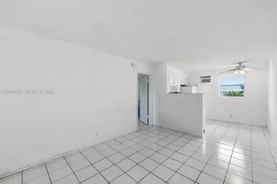 400 SE 31st St #6, Fort Lauderdale, FL 33316 - Photo 2