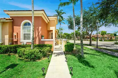 23801 SW 109th Pl, Homestead, FL 33032 - Photo 2