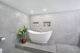 1581 Brickell Ave, Miami, FL 33129 - Photo 22