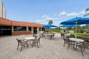 800 S Hollybrook Dr, Pembroke Pines, FL 33025 - Photo 24
