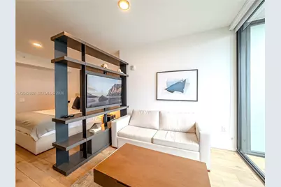 398 NE 5th St #4316, Miami, FL 33132 - Photo 2