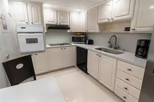 4001 S Ocean Dr, Hollywood, FL 33019 - Photo 16