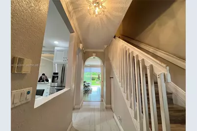 8917 NW 54th St, Sunrise, FL 33351 - Photo 2