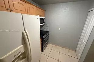 1945 NW 29th St, Miami, FL 33142 - Photo 8