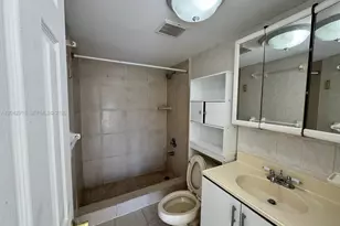 6675 W 4th Ave, Hialeah, FL 33012 - Photo 10