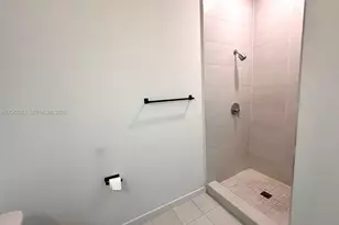 7825 NW 107th Ave, Doral, FL 33178 - Photo 16