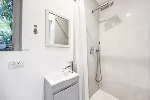 513 SW 18th Ct, Fort Lauderdale, FL 33315 - Photo 8