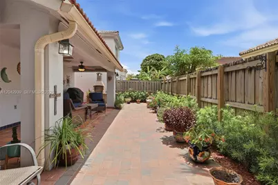 15652 SW 91st Ln, Miami, FL 33196 - Photo 30
