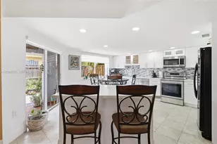 15652 SW 91st Ln, Miami, FL 33196 - Photo 12